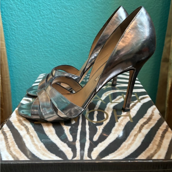 Manolo Blahnik heels. Pre owned. Size 41 - Picture 2 of 4